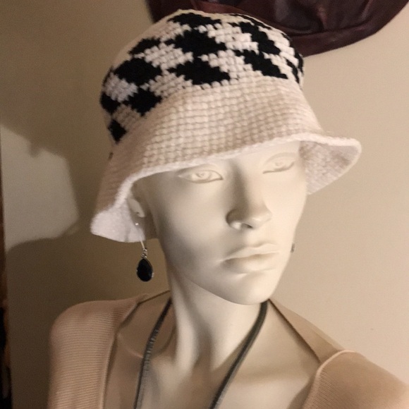 Black and White Patterned Knit Unisex Fisherman’s Hat - Picture 2 of 8